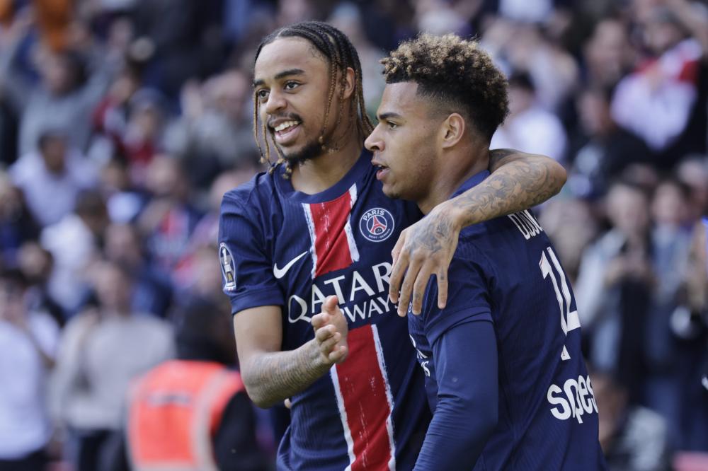 而球迷們將 而球迷們將